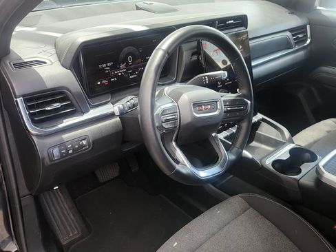 Used 2025 GMC Terrain Elevation AWD/4WD image 3