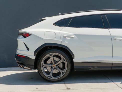 Used 2020 Lamborghini Urus AWD/4WD image 30