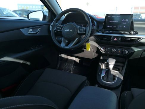 Used 2023 Kia Forte LXS w/ LXS Technology Package image 25