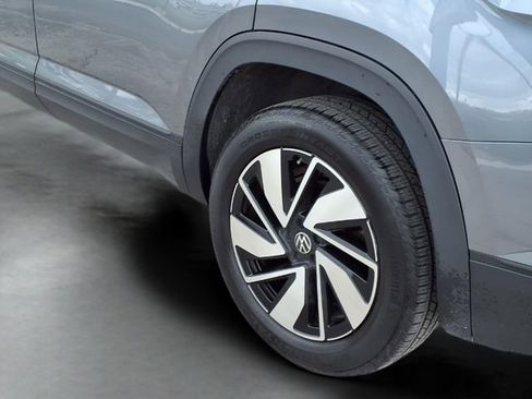 Used 2025 Volkswagen Atlas SE image 20