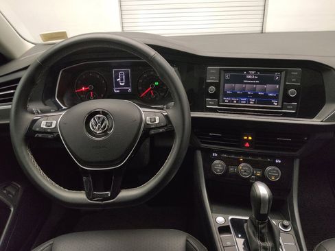 Used 2021 Volkswagen Jetta SE w/ SE Cold Weather Package FWD image 22