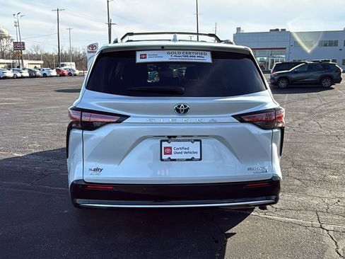 Certified 2024 Toyota Sienna Platinum image 6