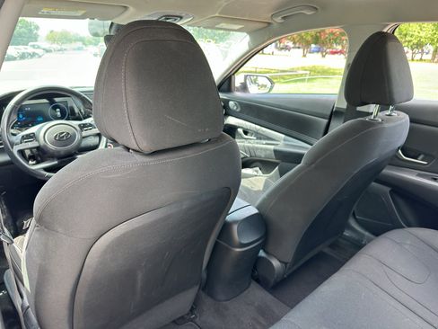 Used 2022 Hyundai Elantra SEL w/ Convenience Package FWD image 18