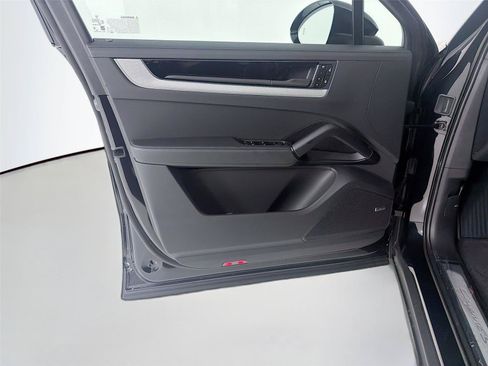 New 2026 Porsche Cayenne S AWD/4WD image 6