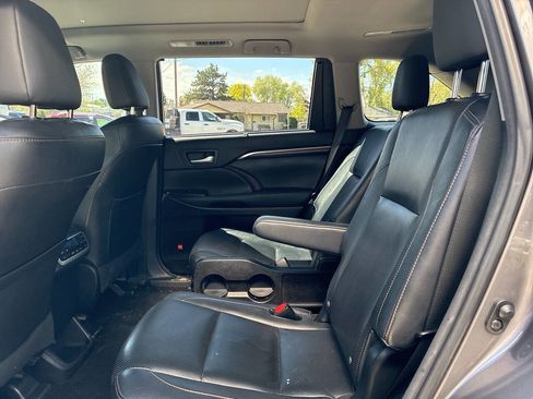 Used 2014 Toyota Highlander Limited Platinum image 10