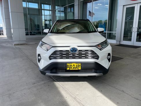 Used 2019 Toyota RAV4 Limited AWD/4WD image 8