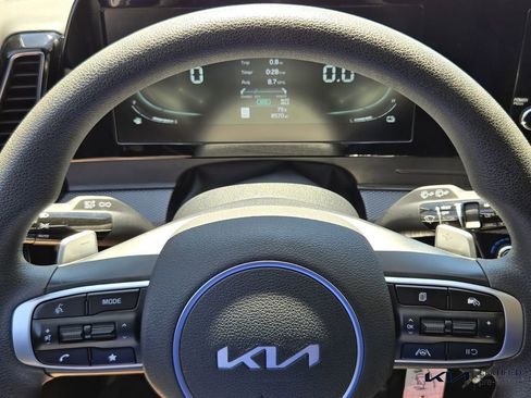 Certified 2025 Kia Sportage LX image 31
