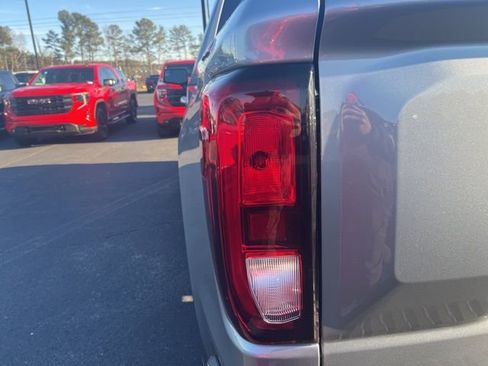 New 2026 GMC Sierra 1500 SLE w/ Preferred Package image 7