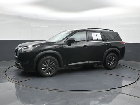 Used 2024 Nissan Pathfinder SV AWD/4WD image 7