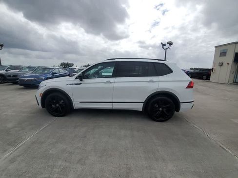 Used 2024 Volkswagen Tiguan SE R-Line FWD image 16