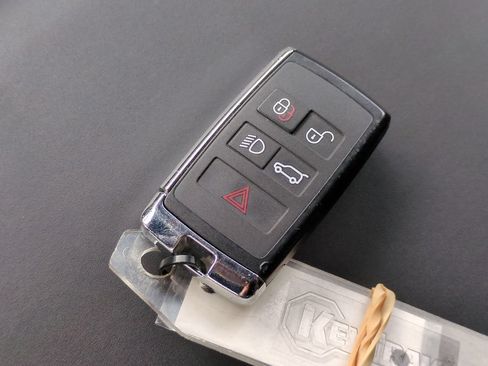 Used 2025 Land Rover Defender 110 S AWD/4WD image 29