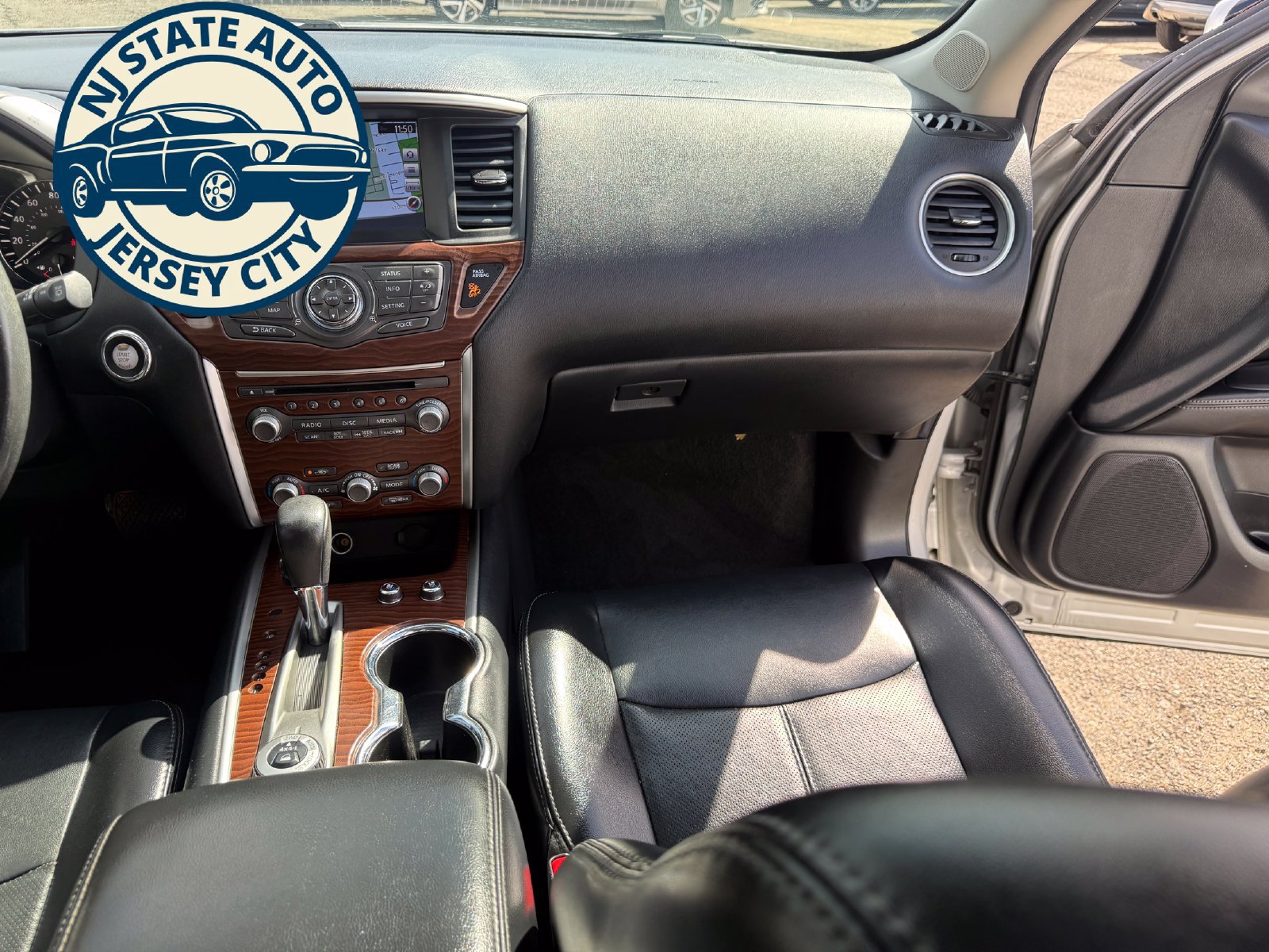Used 2017 Nissan Pathfinder Platinum w/ Cargo Package AWD/4WD image 21