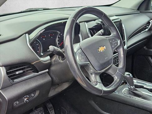 Used 2018 Chevrolet Traverse LT image 6