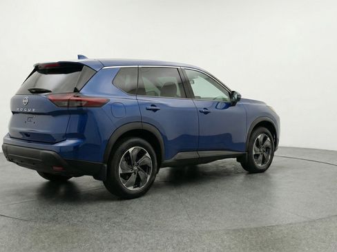 Used 2025 Nissan Rogue SV FWD image 9