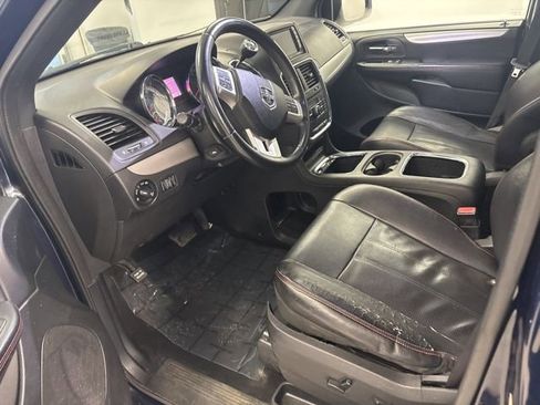 Used 2014 Dodge Grand Caravan R/T image 15