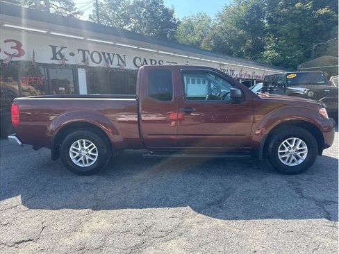 Used 2016 Nissan Frontier SV AWD/4WD image 5