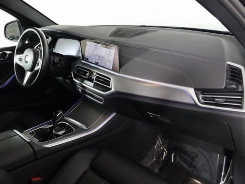 Used 2022 BMW X5 sDrive40i w/ M Sport Package image 9