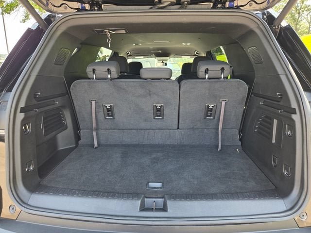 Used 2025 Chevrolet Traverse LT FWD image 18