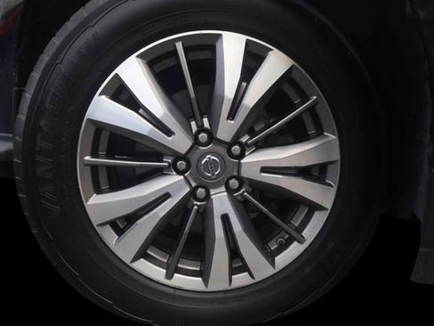 Used 2019 Nissan Pathfinder SV w/ SV All Weather Package AWD/4WD image 3