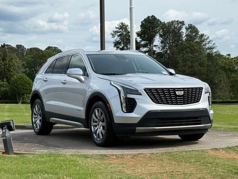 Used 2022 Cadillac XT4 Premium Luxury w/ Safety Alert Package FWD image 1