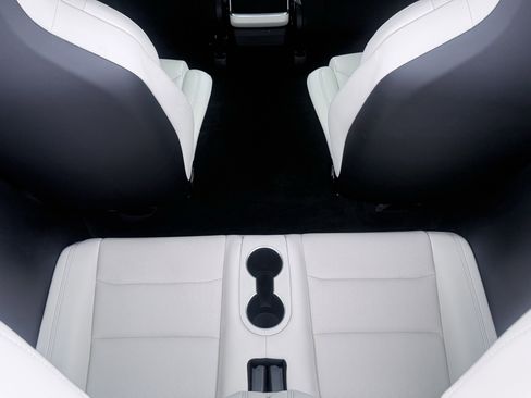 Used 2023 Tesla Model X AWD/4WD image 17