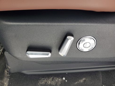 New 2026 Lincoln Navigator Reserve image 13