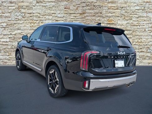 Certified 2023 Kia Telluride EX w/ EX Captain's Chair Package FWD image 4