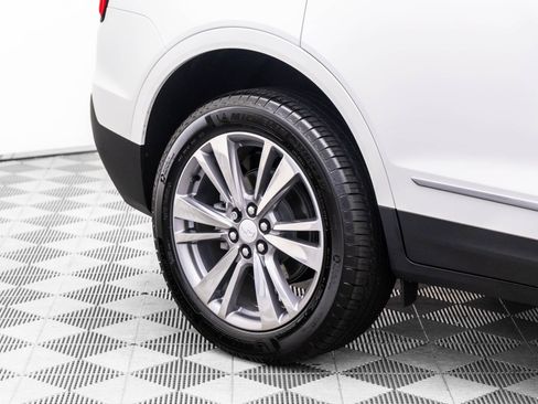 Certified 2025 Cadillac XT5 Premium Luxury AWD/4WD image 32