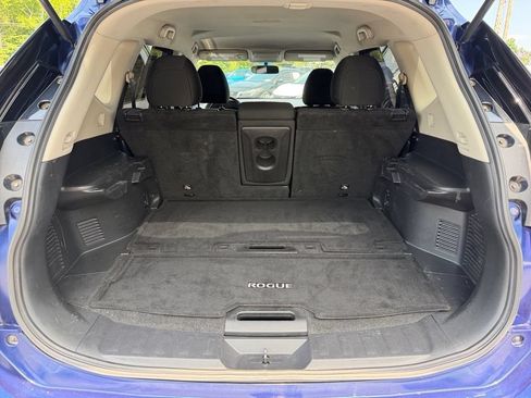 Used 2017 Nissan Rogue SV FWD image 14