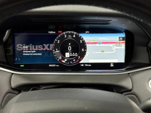 Used 2020 Land Rover Range Rover Evoque SE image 32