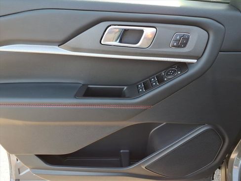 Certified 2025 Ford Explorer ST AWD/4WD image 10