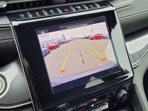 Used 2022 Jeep Grand Cherokee L Laredo image 25