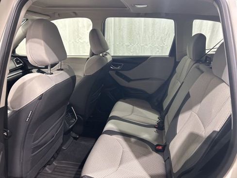 Used 2019 Subaru Forester Premium AWD/4WD image 10