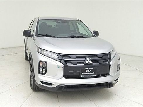 Used 2021 Mitsubishi Outlander Sport LE image 3