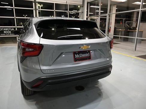 New 2026 Chevrolet Trax LS image 6