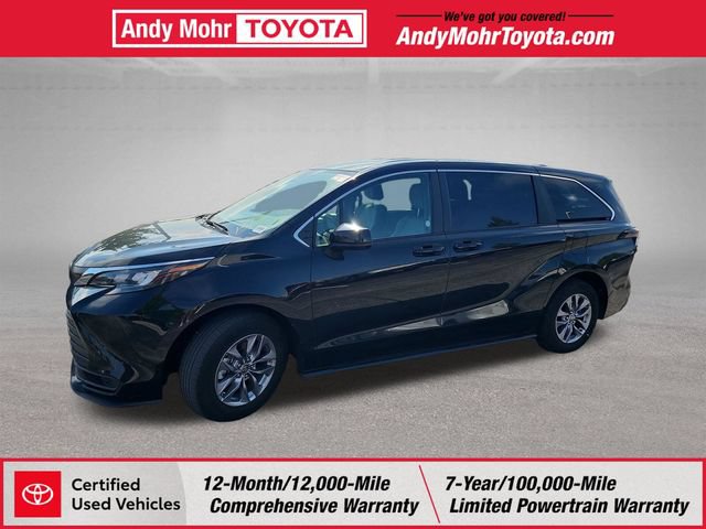 Certified 2025 Toyota Sienna LE FWD image 4