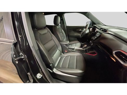 Used 2023 Chevrolet TrailBlazer RS w/ Sun and Liftgate Package image 17