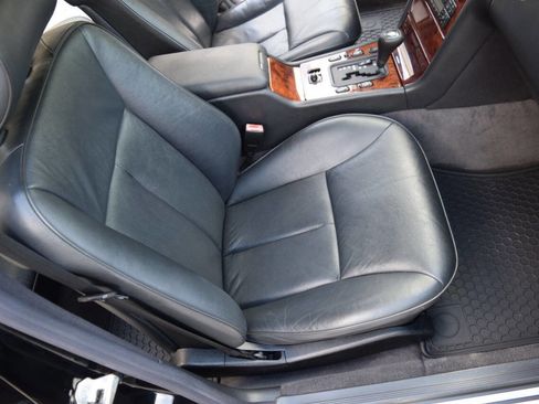 Used 1998 Mercedes-Benz E 320 Sedan image 32