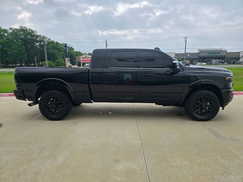 Used 2026 RAM 3500 Longhorn w/ Towing Technology Group AWD/4WD image 5