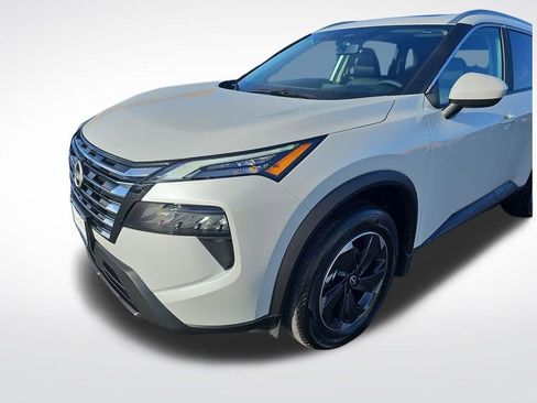 Used 2026 Nissan Rogue SV w/ SV Premium Package image 25