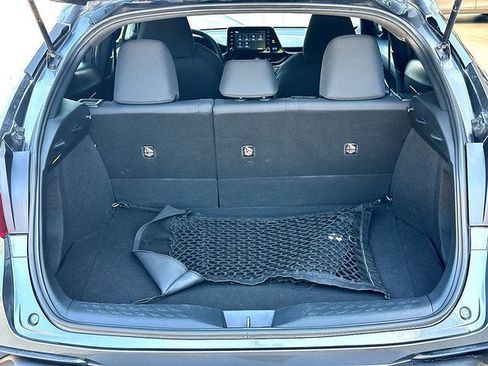 Used 2019 Toyota C-HR LE FWD image 30