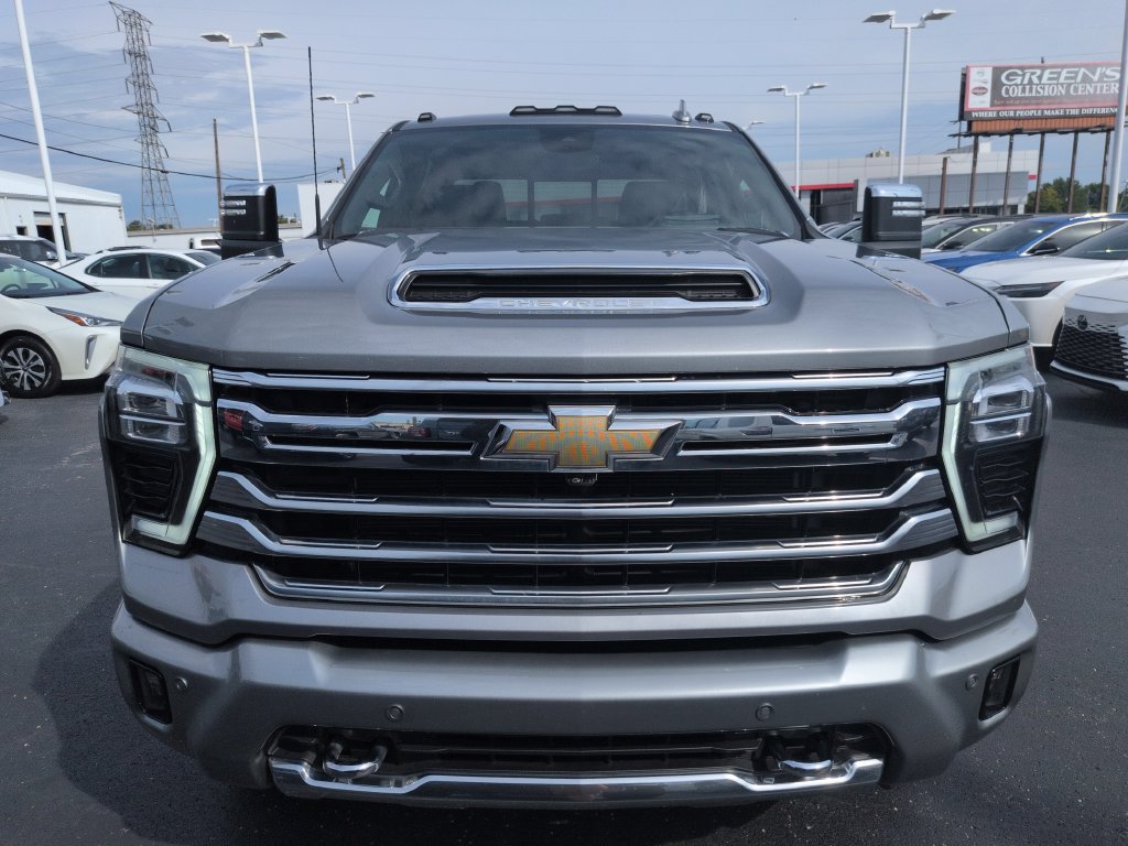 Used 2025 Chevrolet Silverado 2500 High Country w/ Technology Package AWD/4WD image 8