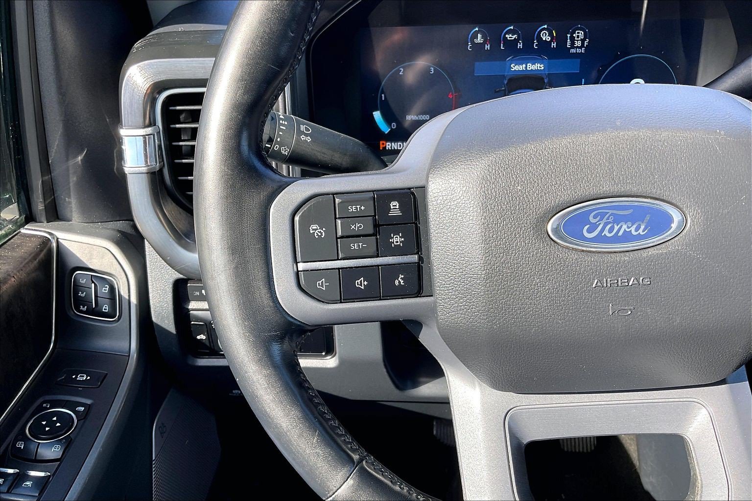 Used 2024 Ford F350 Lariat w/ Lariat Ultimate Package AWD/4WD image 18