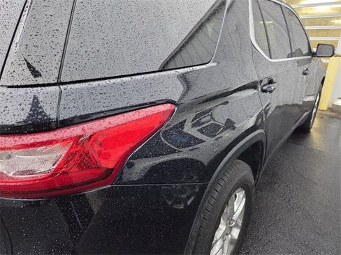 Used 2020 Chevrolet Traverse LT image 5