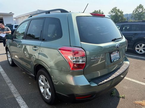 Used 2015 Subaru Forester 2.5i Premium AWD/4WD image 2