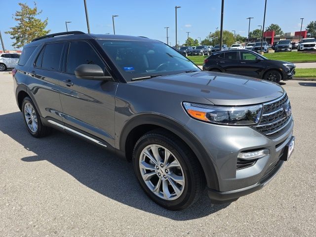 Used 2023 Ford Explorer XLT w/ Equipment Group 202A AWD/4WD image 7