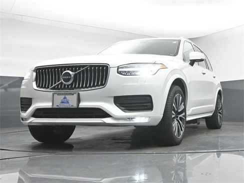 Used 2022 Volvo XC90 T6 Momentum w/ Climate Package image 39
