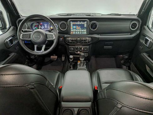 Used 2023 Jeep Wrangler Sahara w/ Cold Weather Group image 15