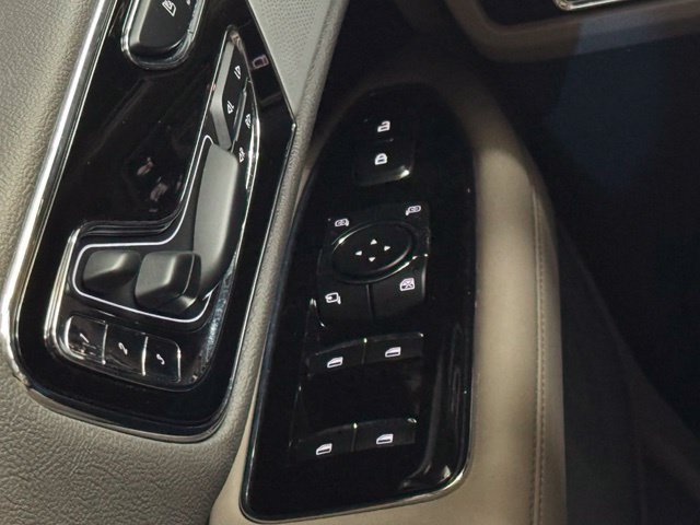 Used 2024 Lincoln Navigator Reserve AWD/4WD image 15