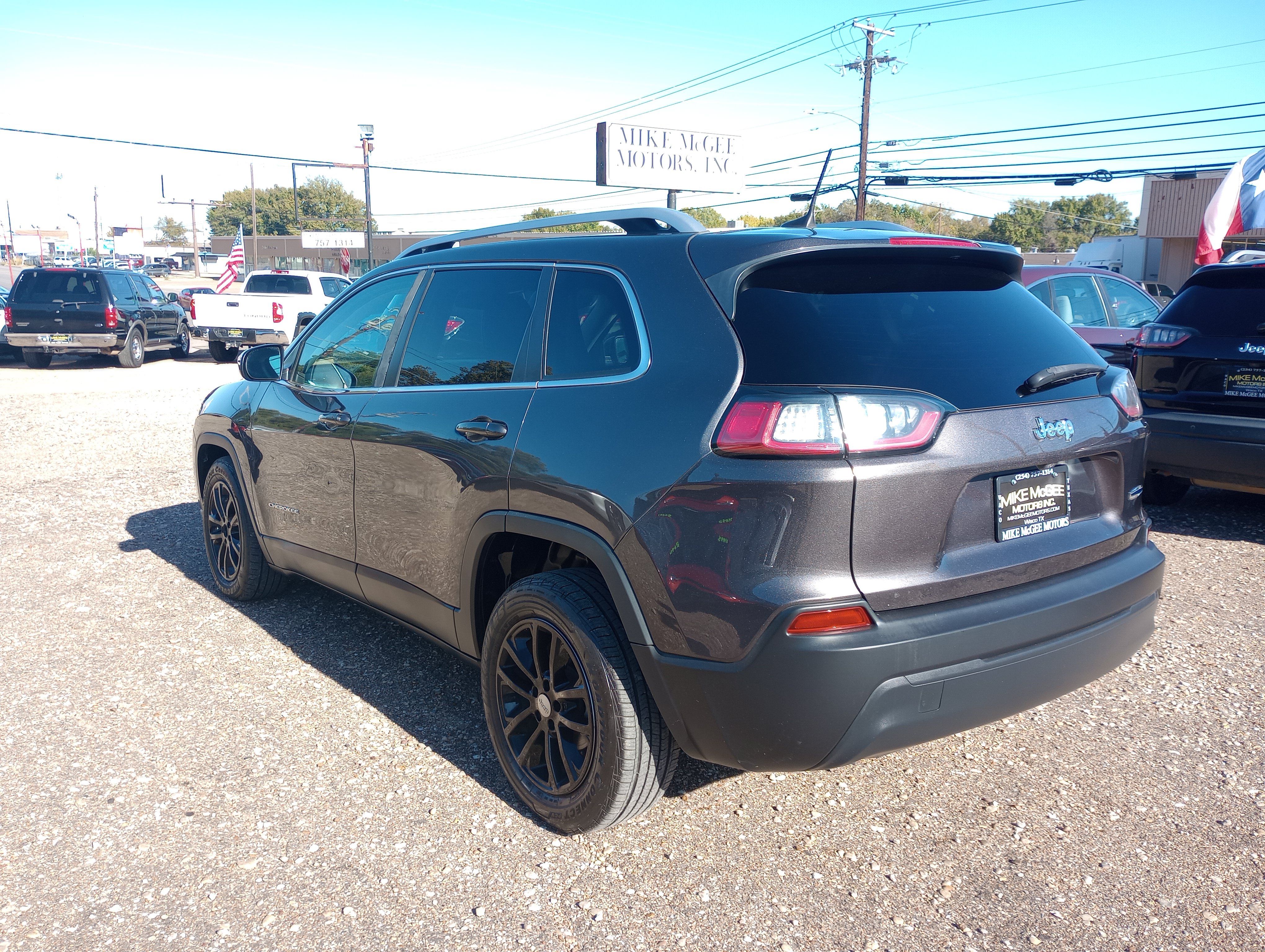 Used 2019 Jeep Cherokee Latitude Plus FWD image 5